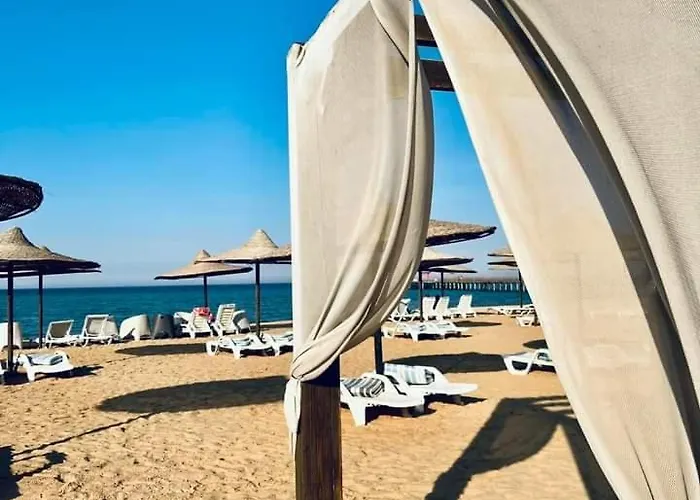 Blue Bay Sokhna Aqua Park بلو باي اسيا العين السخنه - عائلات فقط 4*